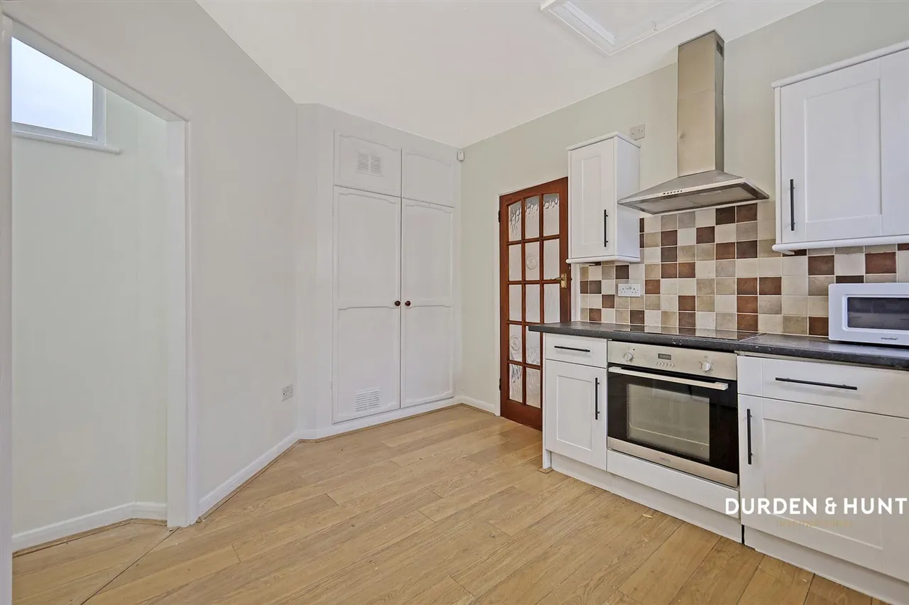 Walden Way, Hornchurch, RM11, photo 8