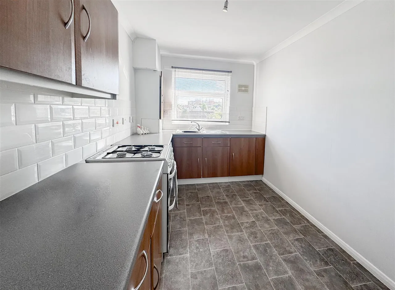 Collington Lane East, Bexhill-On-Sea, East Sussex, TN39 3RH, photo 5