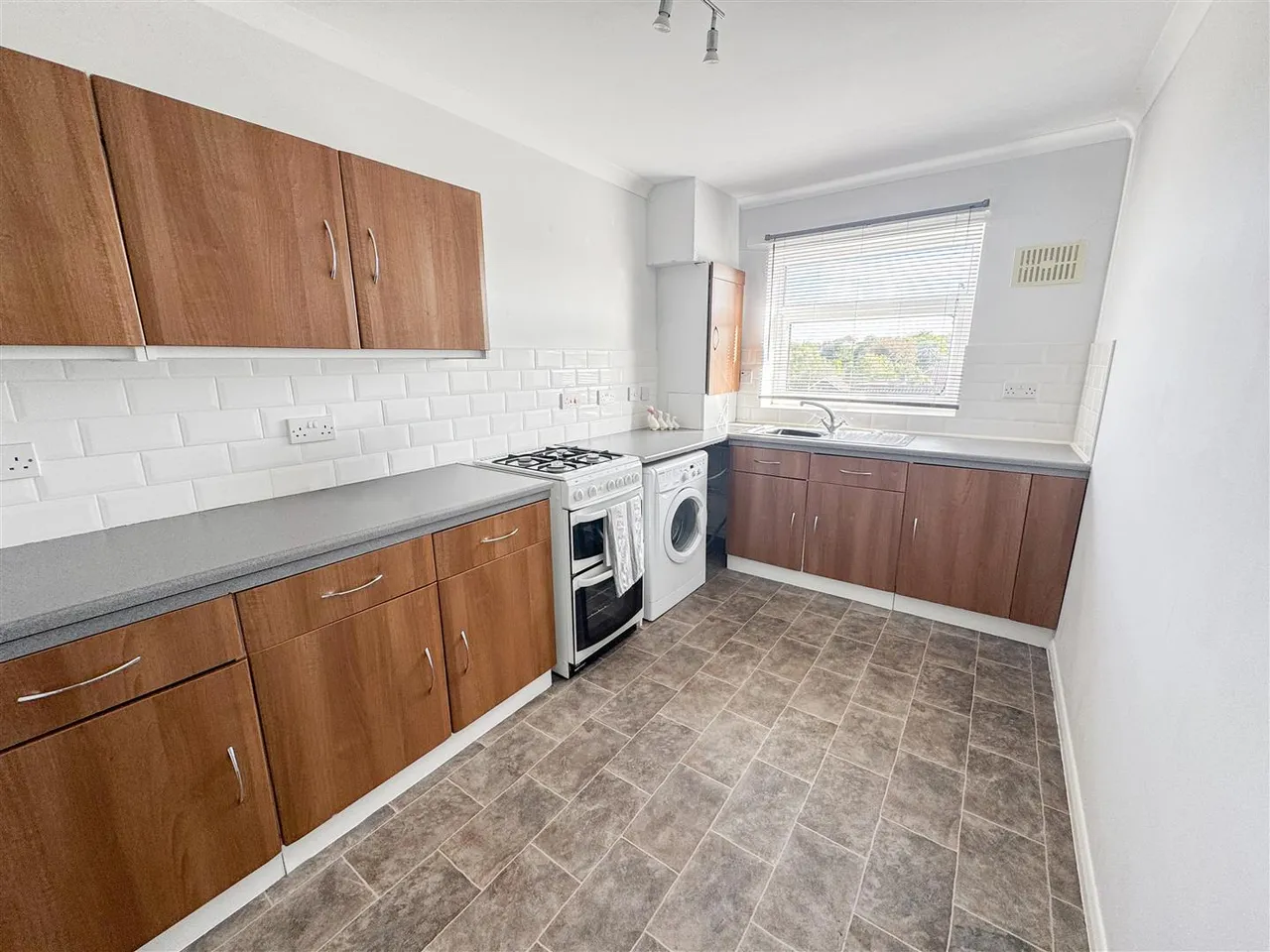 Collington Lane East, Bexhill-On-Sea, East Sussex, TN39 3RH, photo 7