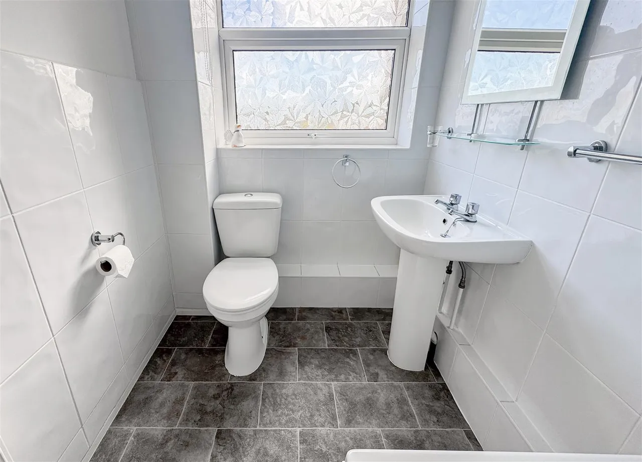 Collington Lane East, Bexhill-On-Sea, East Sussex, TN39 3RH, photo 12