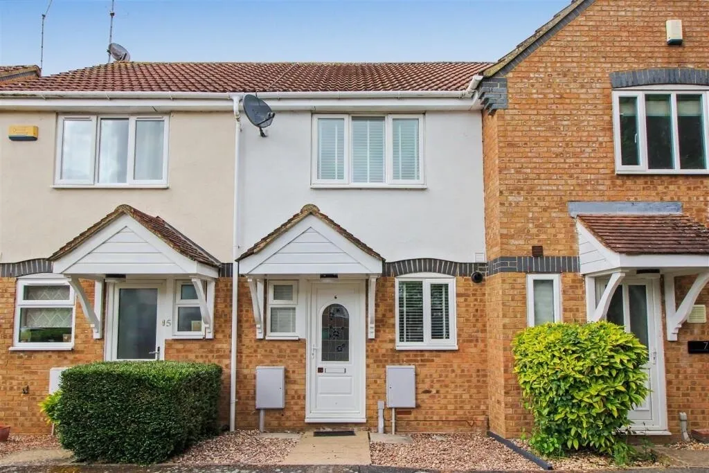 2 bed house for sale, Harlech Court Kettering, NN14