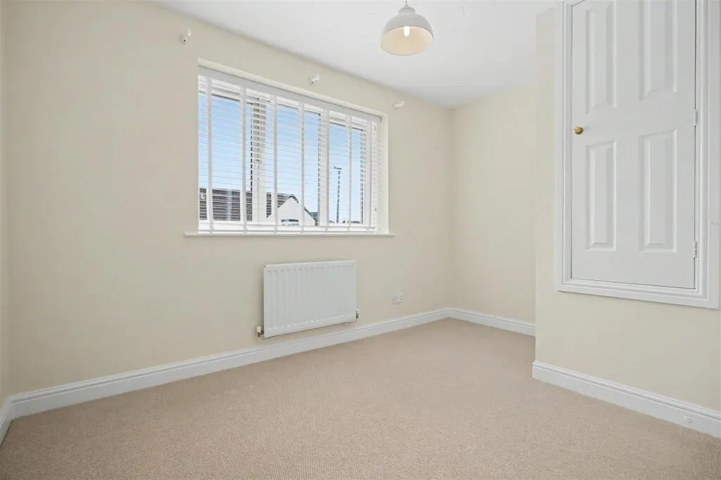 Harlech Court Kettering, NN14, photo 9