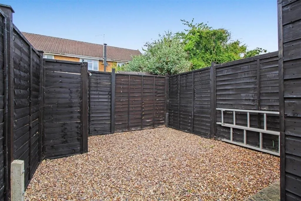 Harlech Court Kettering, NN14, photo 11
