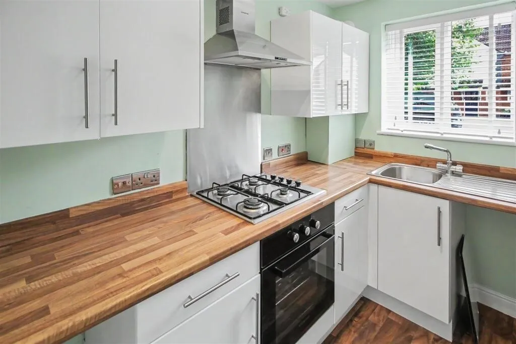 Harlech Court Kettering, NN14, photo 2