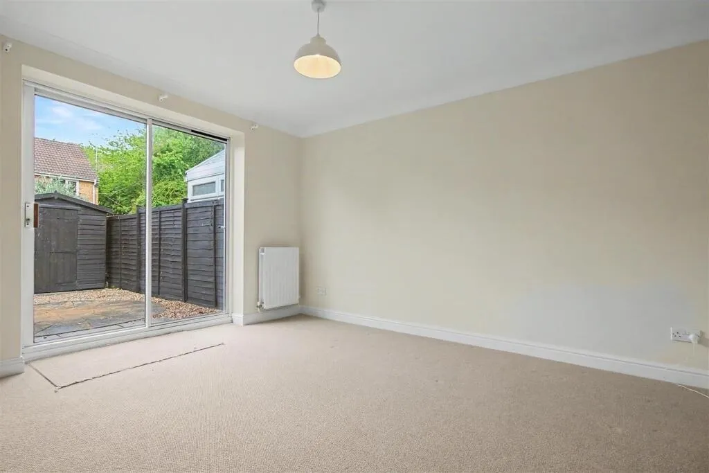Harlech Court Kettering, NN14, photo 6