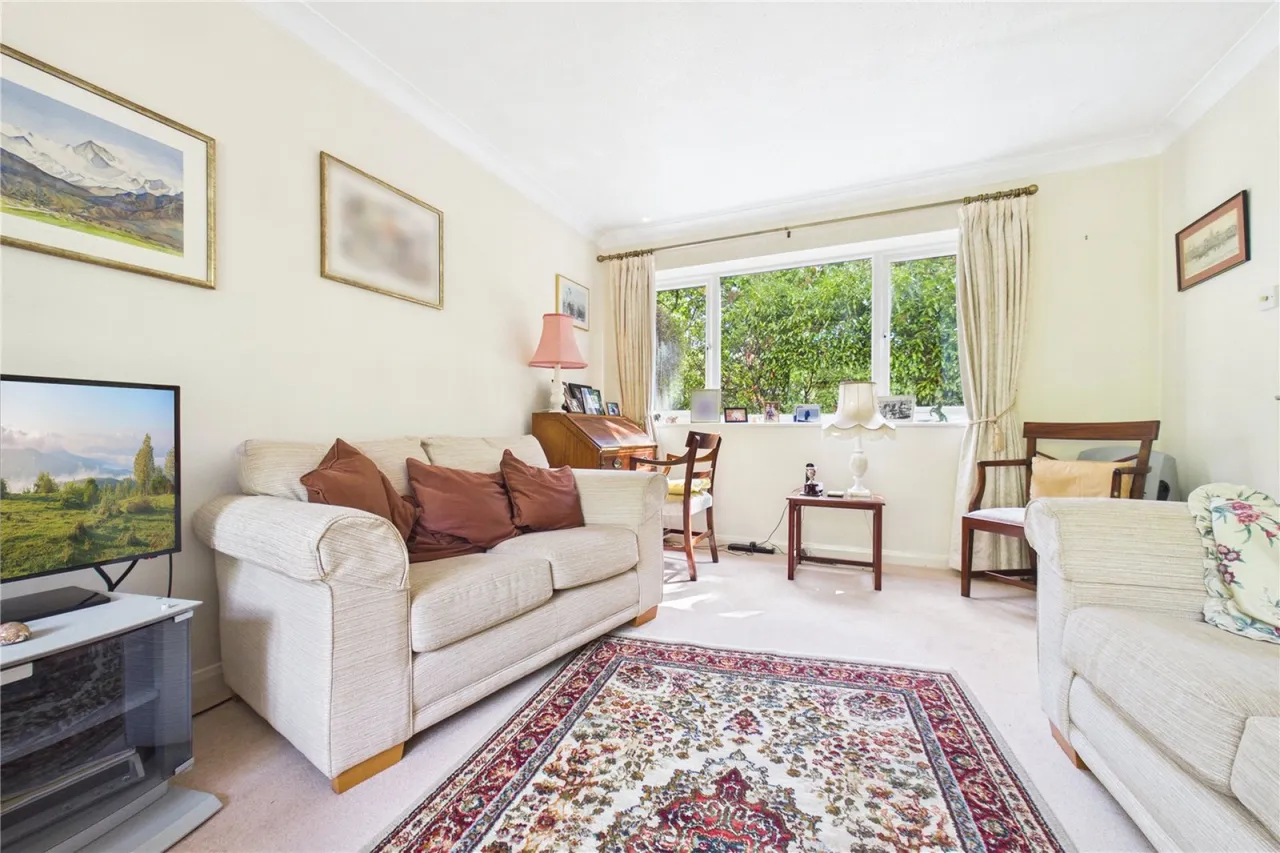Alison Close, Burghfield Common, RG7, photo 7