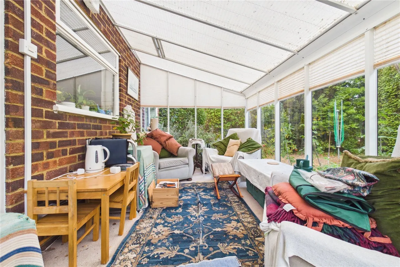 Alison Close, Burghfield Common, RG7, photo 8