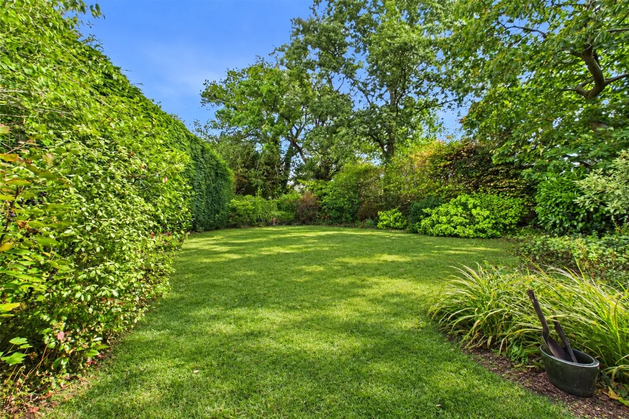 Alison Close, Burghfield Common, RG7, photo 13