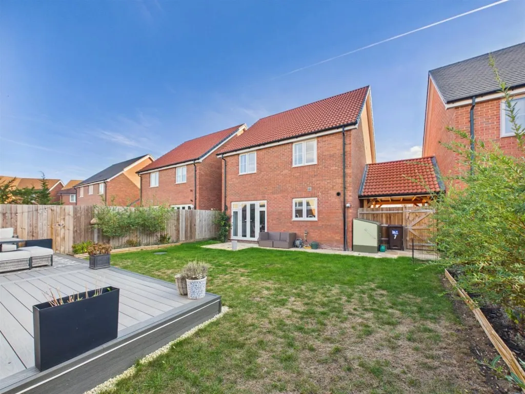 Ronald Allen Drive, Stoke Mandeville, photo 15