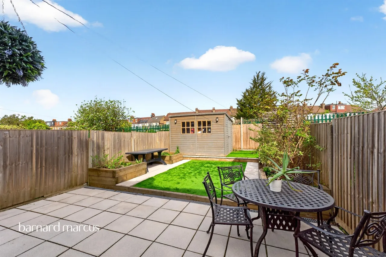 Chimes Avenue, London, N13, photo 15