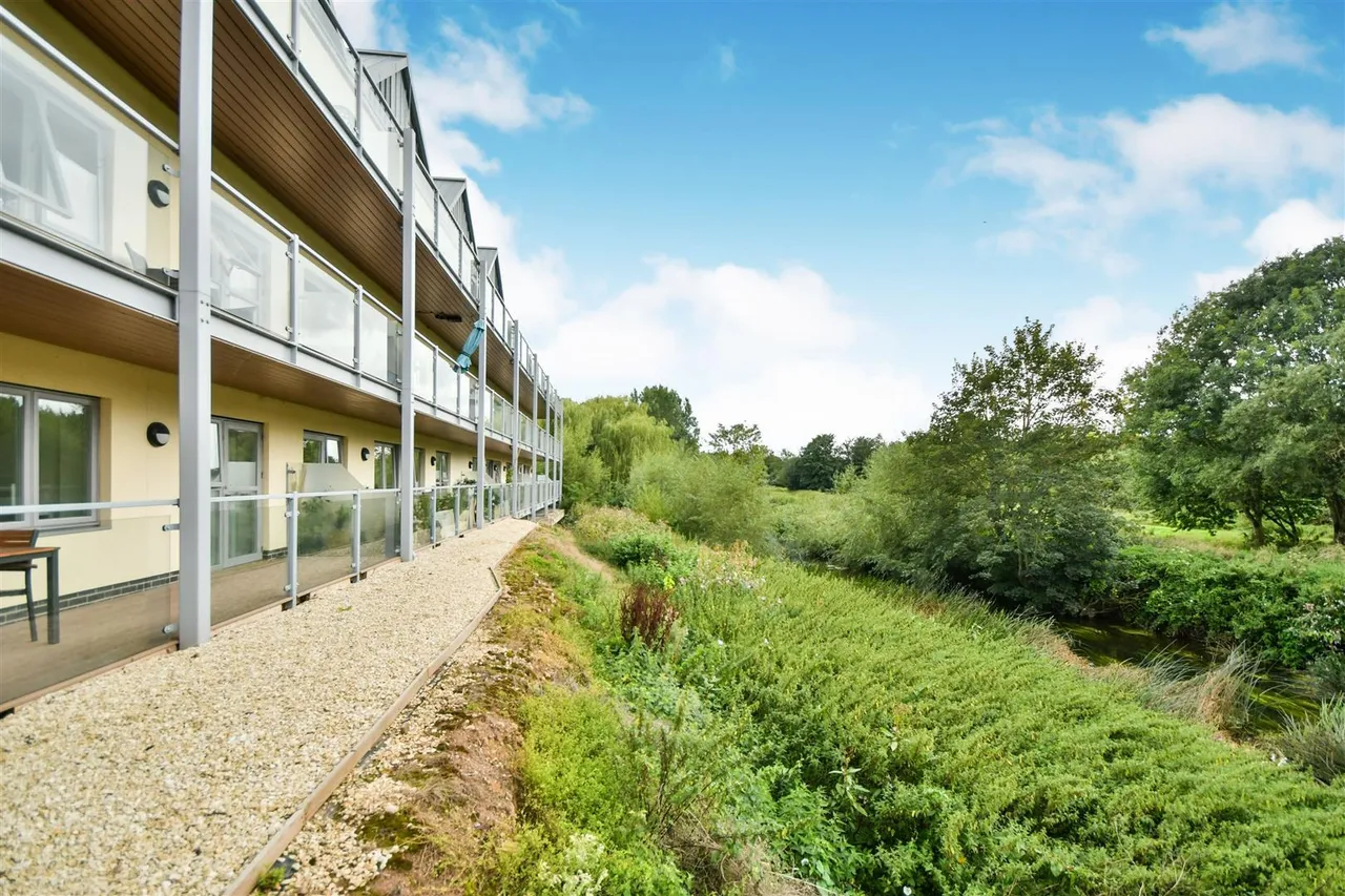 Westmead Lane, Chippenham, SN15, photo 13