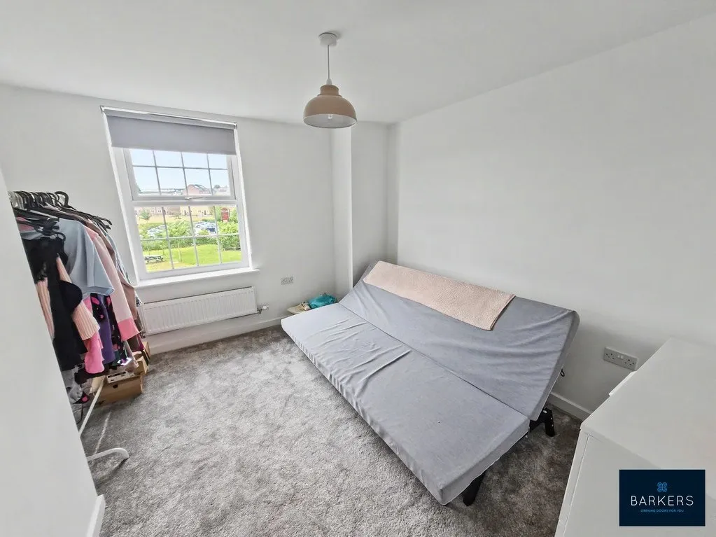 Heathfield Lane, Birkenshaw BD11 2DP, photo 9