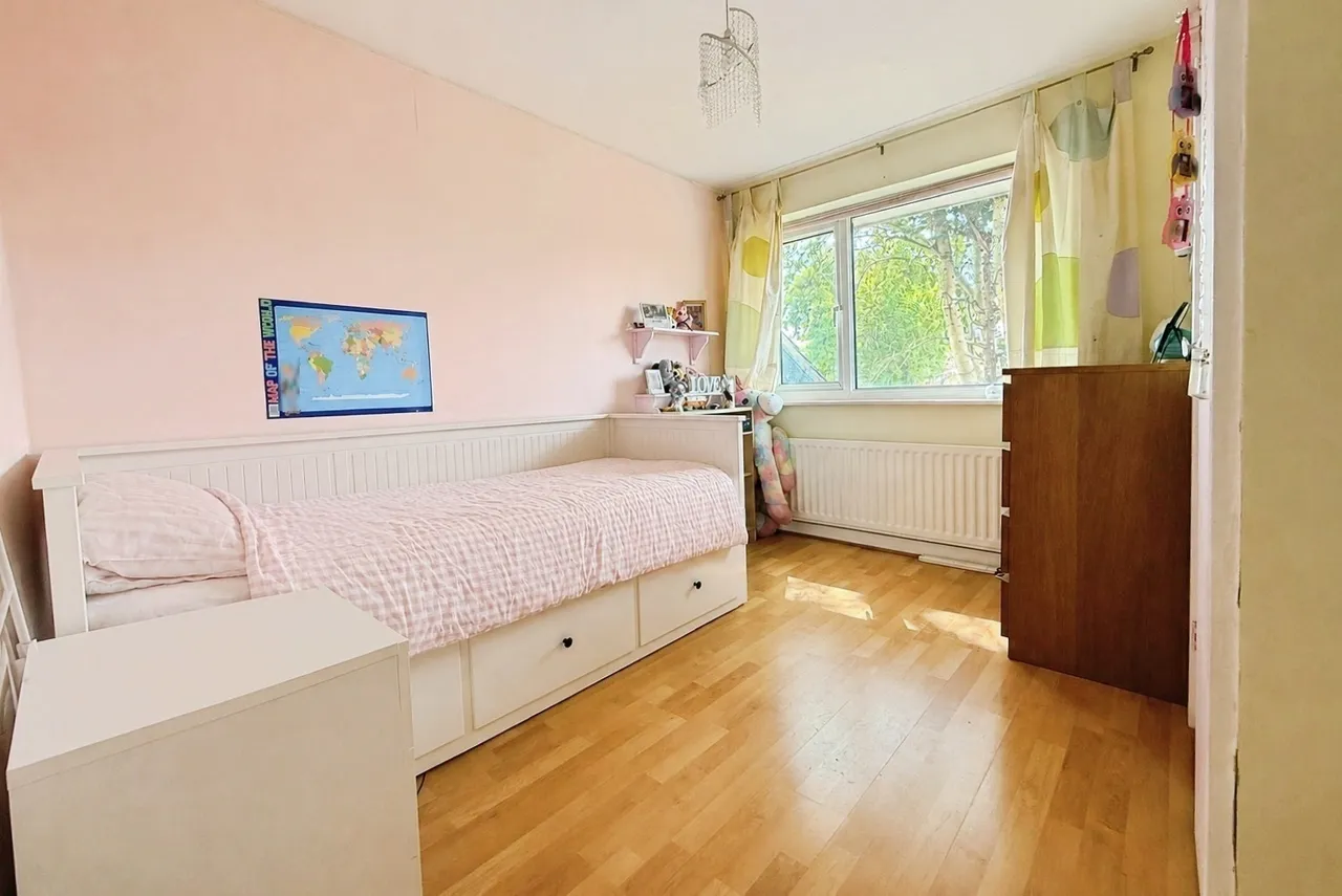 Upton Close, Farnborough, Hampshire, GU14 7EN, photo 7