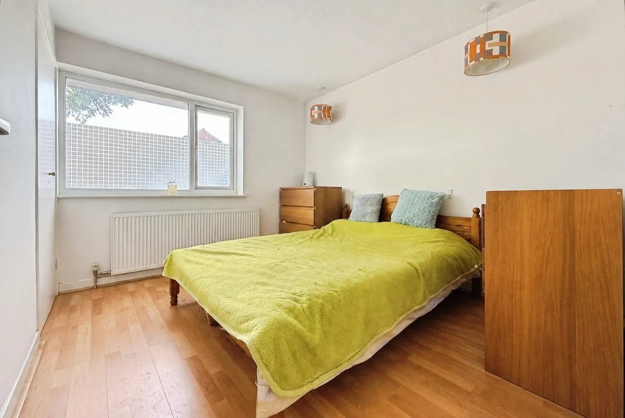 Upton Close, Farnborough, Hampshire, GU14 7EN, photo 5