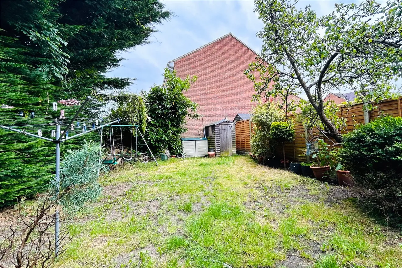 Upton Close, Farnborough, Hampshire, GU14 7EN, photo 9
