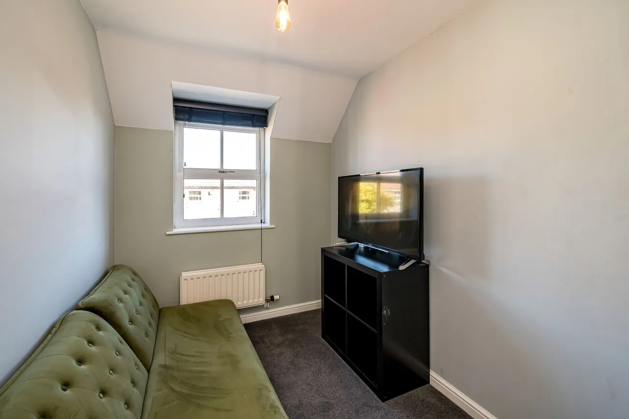 Home Field, Fairford Leys, HP19, photo 11