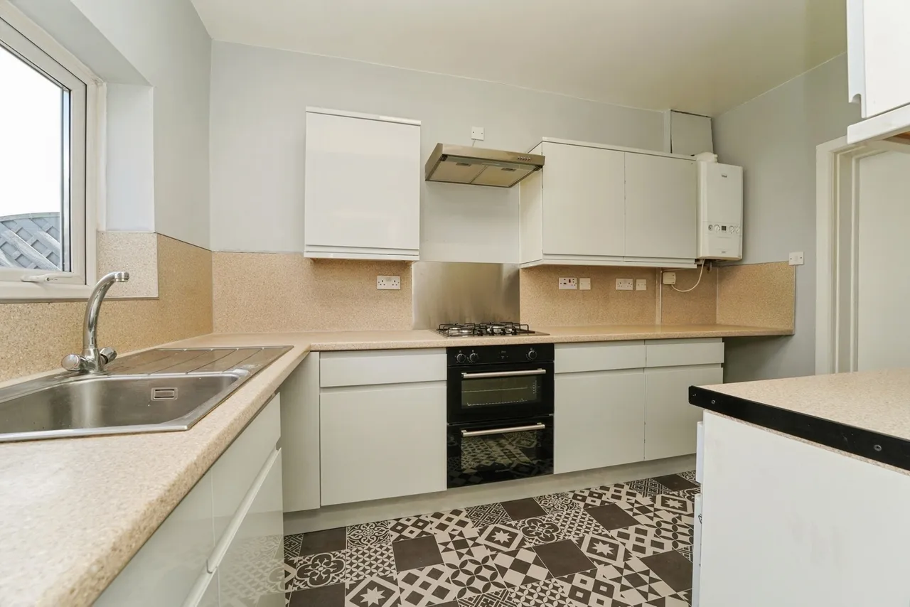 Tredworth Road, Gloucester, Gloucestershire, GL1, photo 2