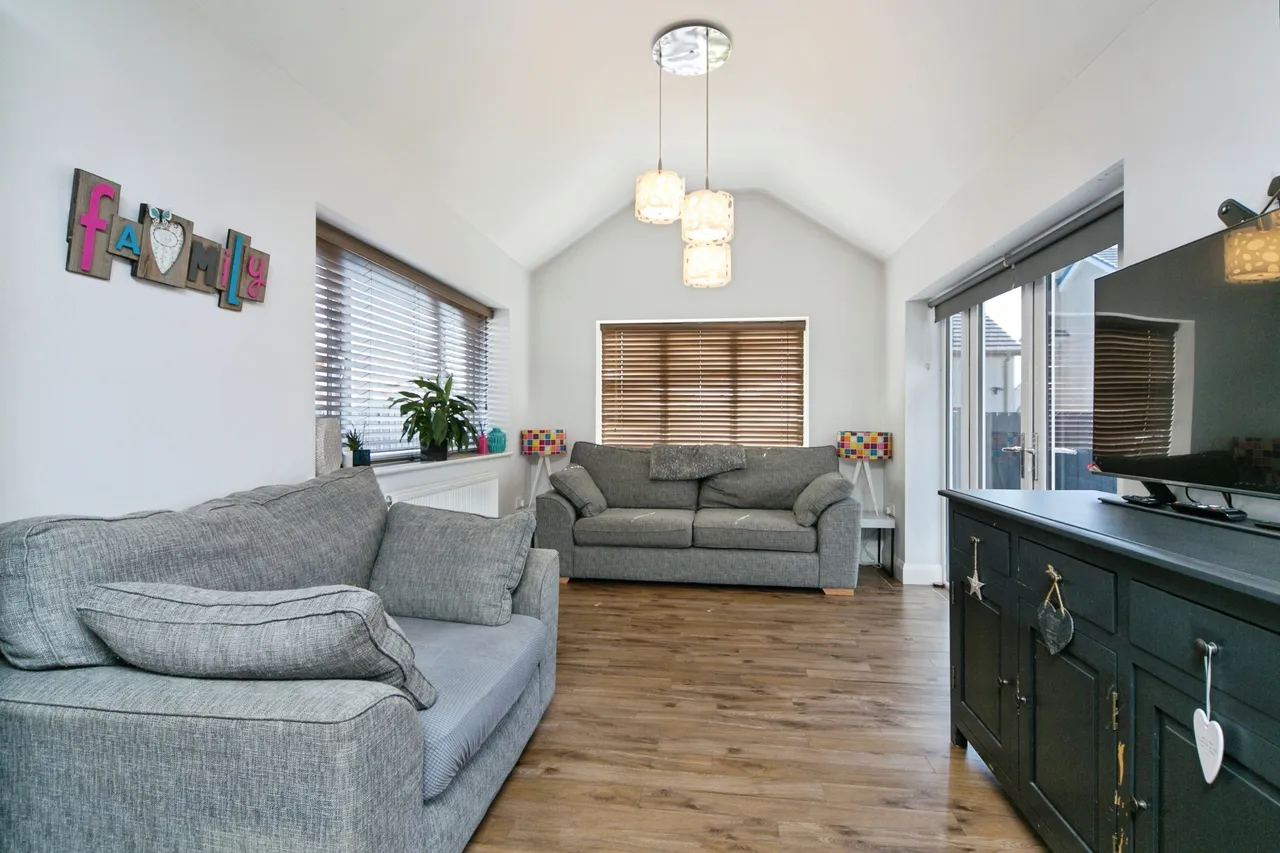 Cwr Y Coed, Llangefni, LL77, photo 4