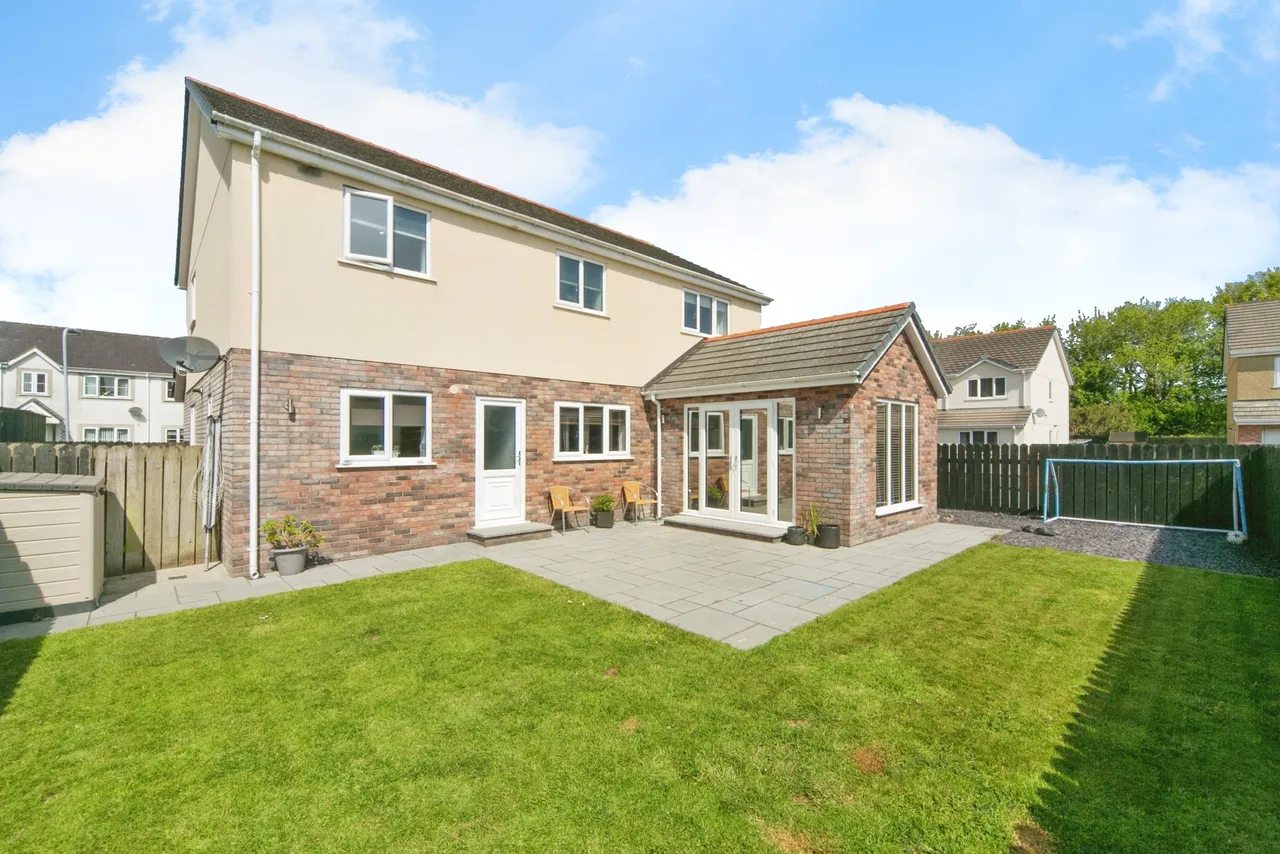 Cwr Y Coed, Llangefni, LL77, photo 15