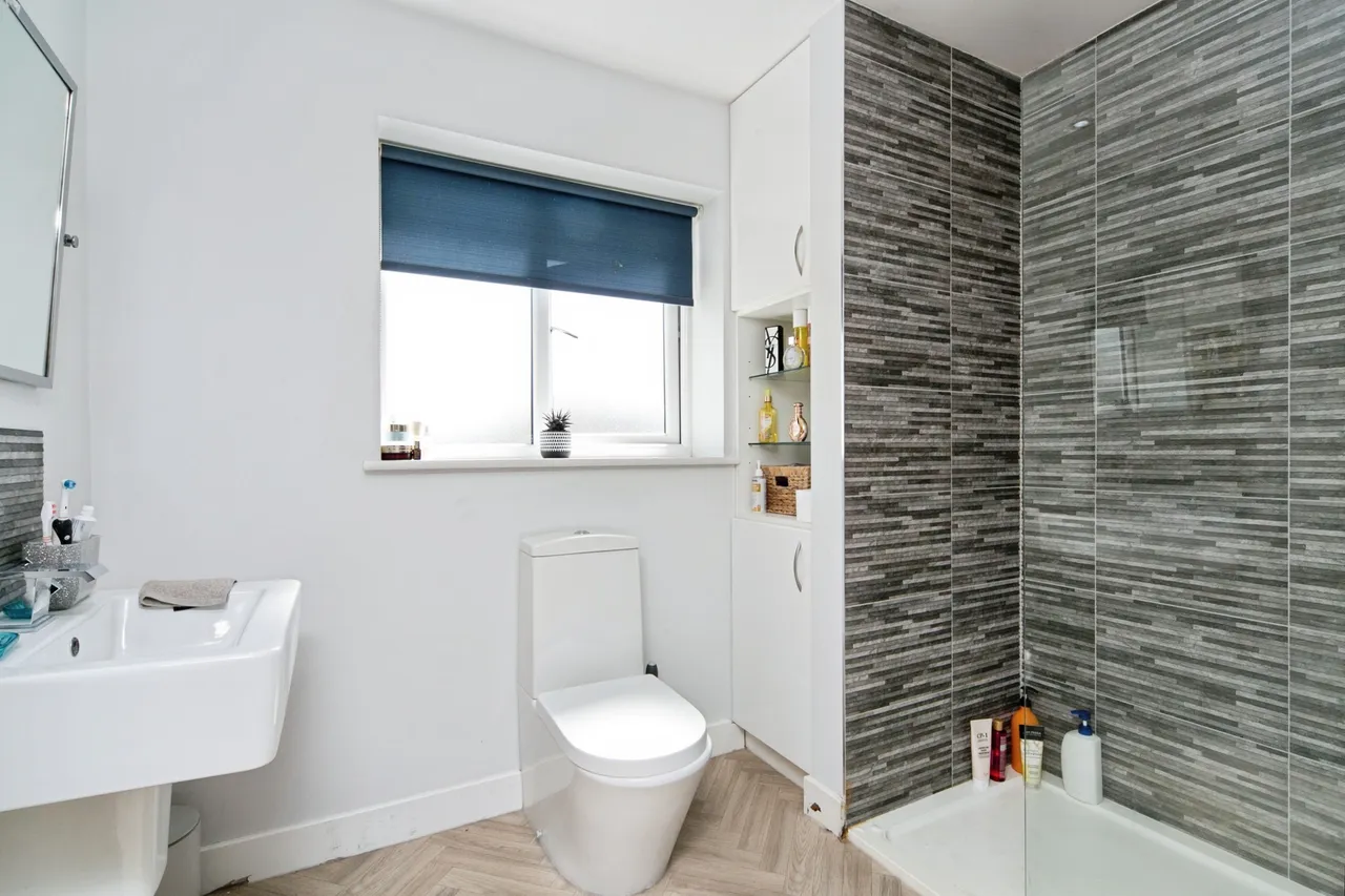 Cwr Y Coed, Llangefni, LL77, photo 11