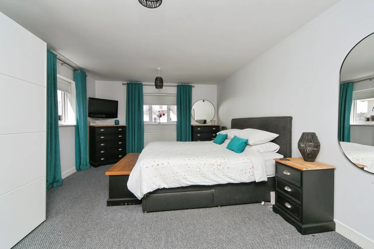 Cwr Y Coed, Llangefni, LL77, photo 13