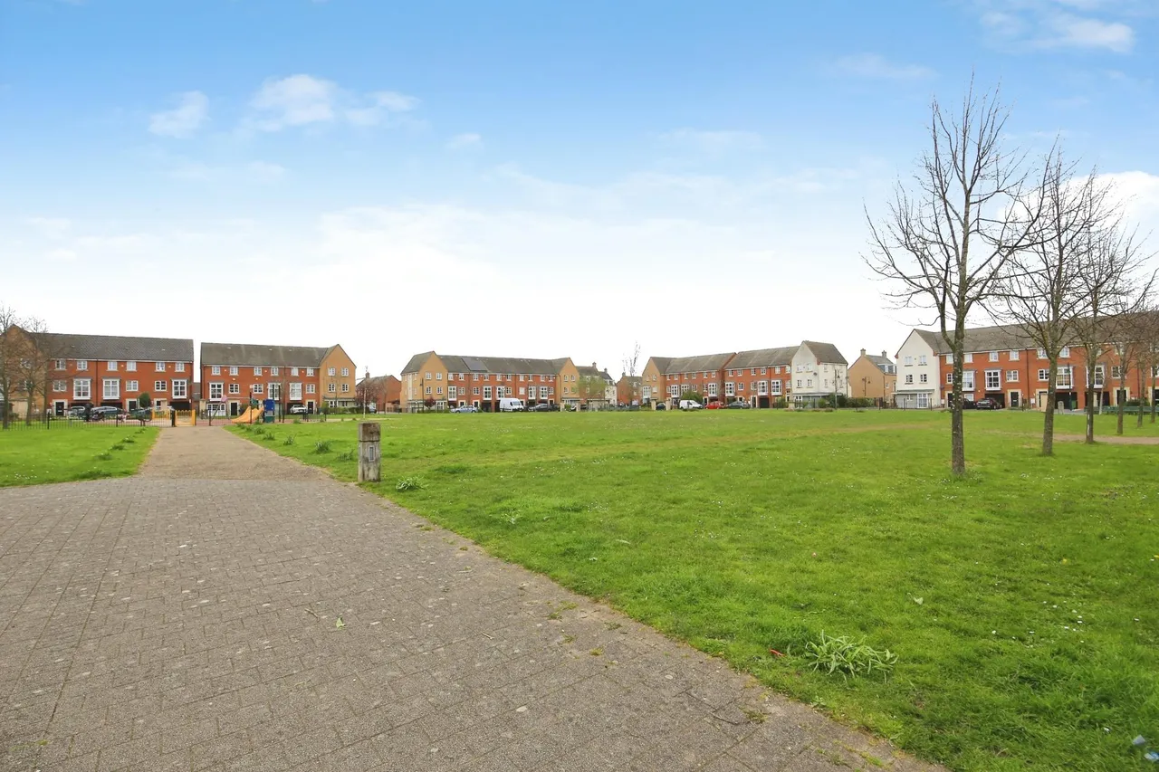 Molyneux Square, Peterborough, PE7, photo 4