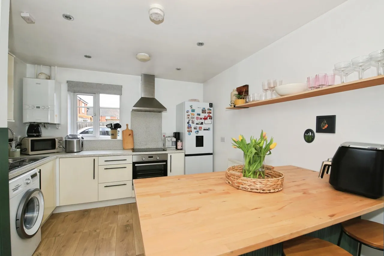 Molyneux Square, Peterborough, PE7, photo 9
