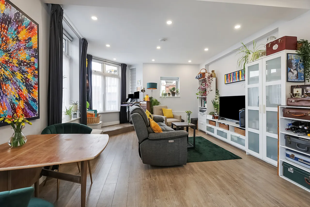 1 bed property for sale, Massetts Road, Horley, RH6