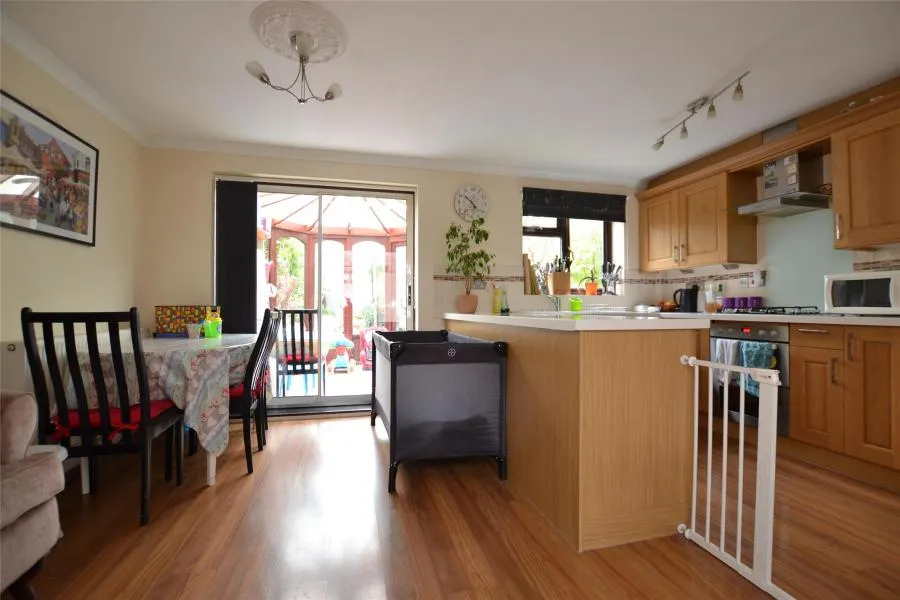 Wren Close, Abbeydale, GL4, photo 9