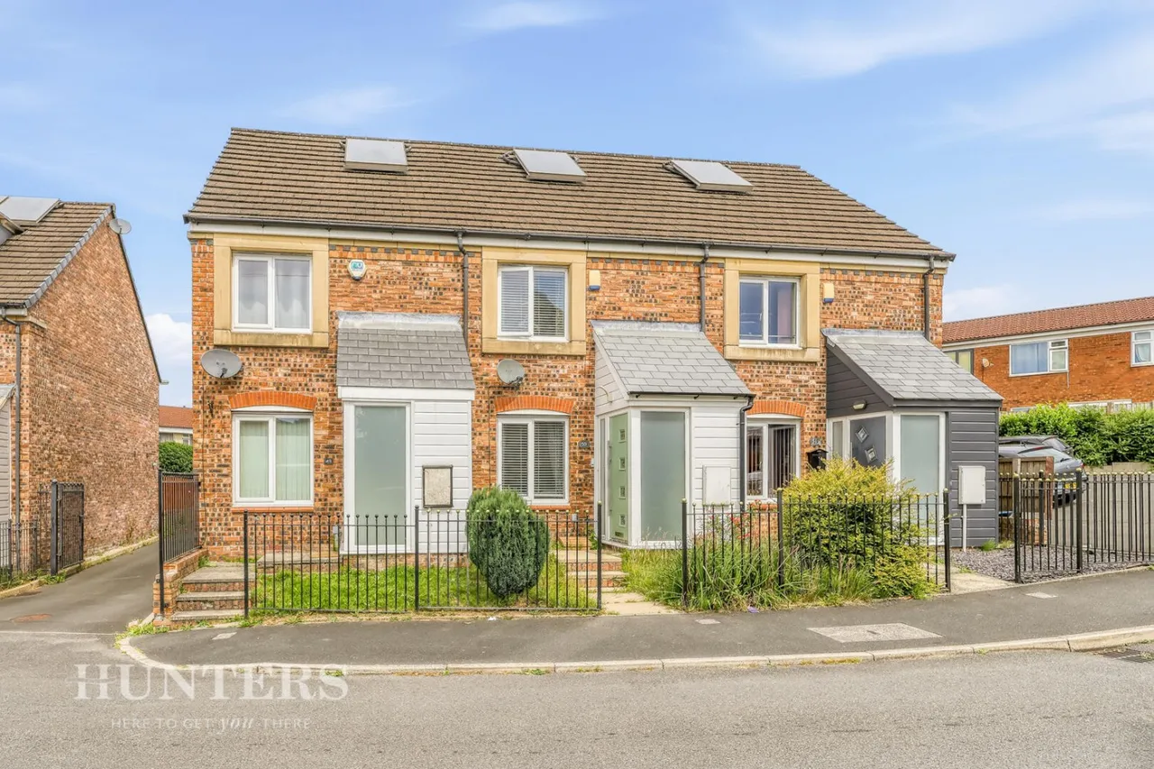 2 bed house for sale — Barmouth Walk, Oldham