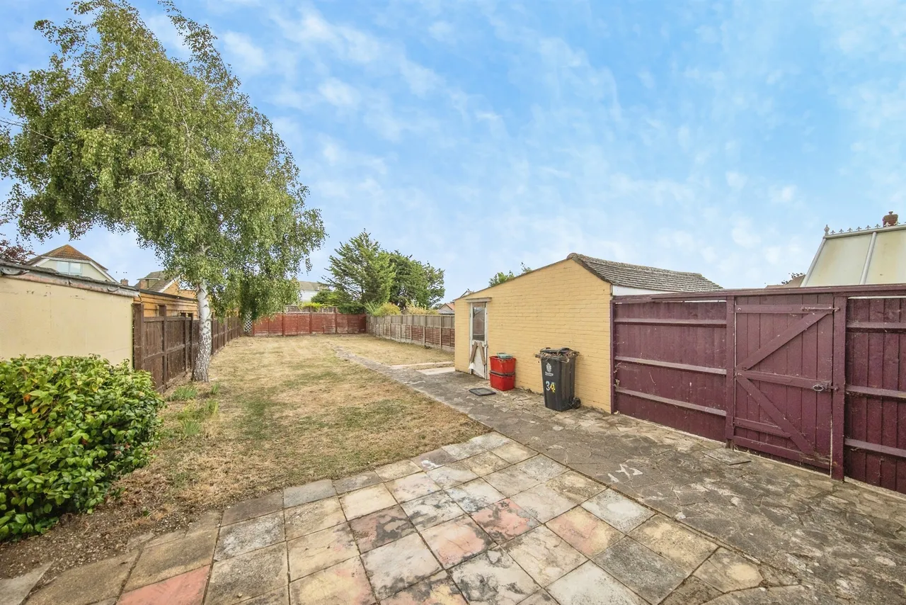 Park Square East, Jaywick, Clacton-On-Sea, photo 11