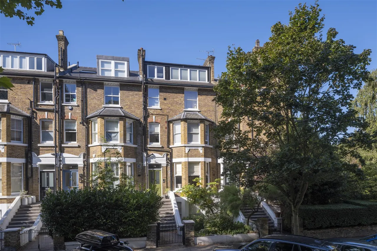 2 bed flat for sale — Elsworthy Terrace, Primrose Hill, London, NW3 3DR