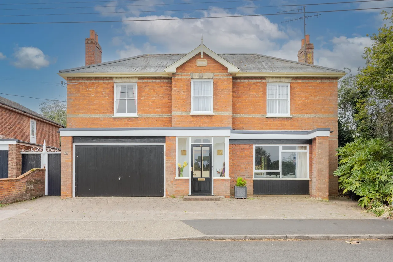 5 bed house for sale — Fairfield Road, Saxmundham