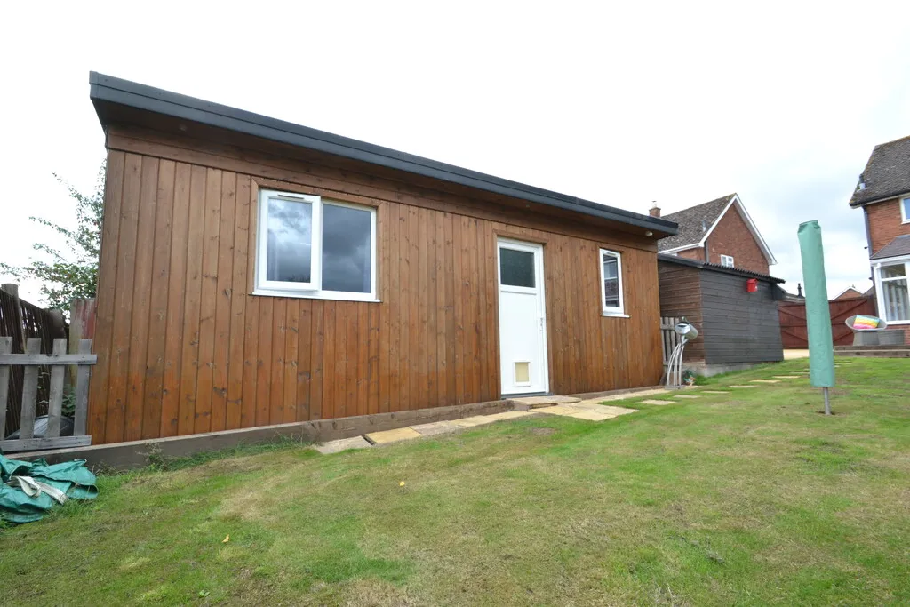 Barnmeadow Road, Newport, photo 17