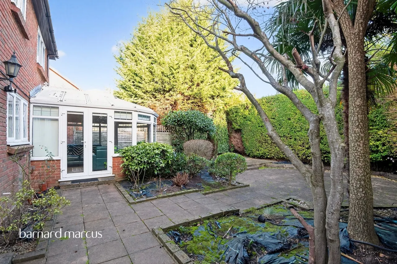 Cleveland Gardens, Worcester Park, KT4, photo 17