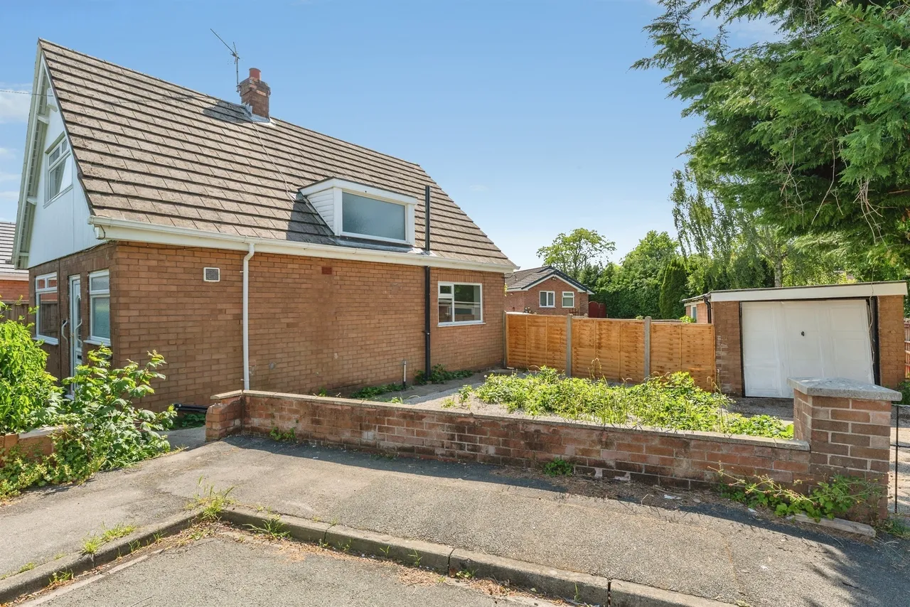 2 bed house for sale, Iver Road, Upton, CH2