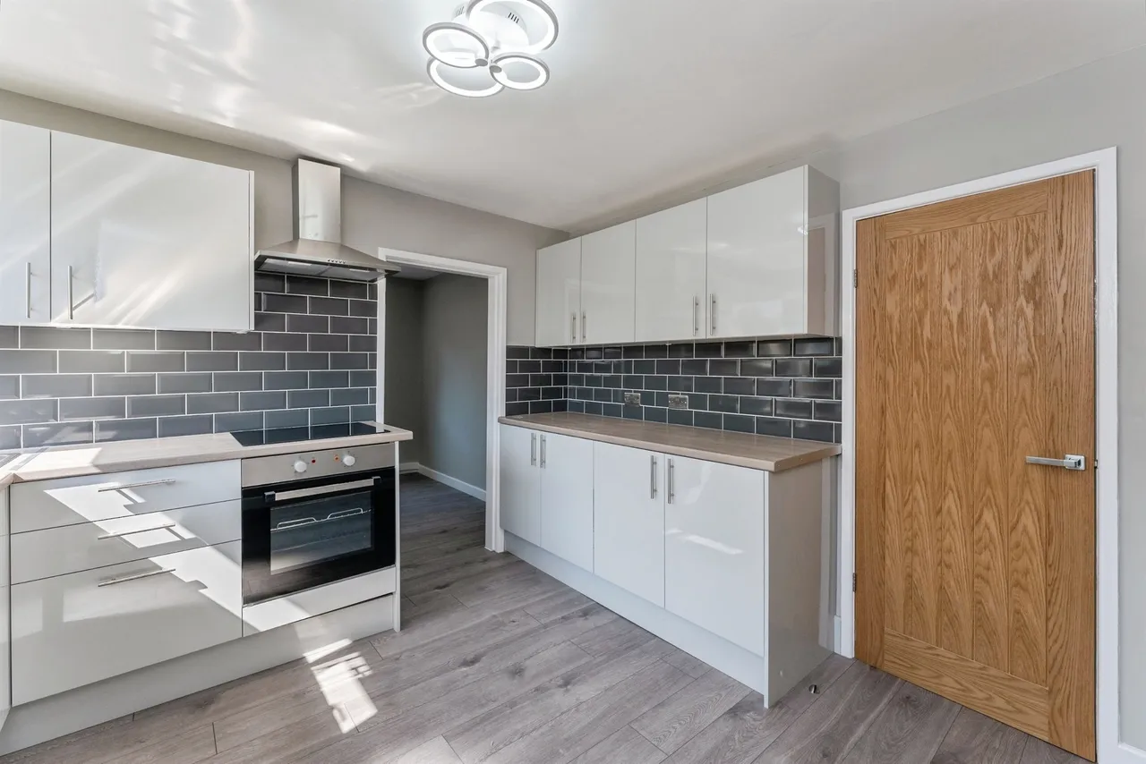 Iver Road, Upton, CH2, photo 2