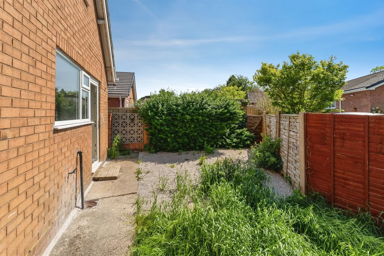 Iver Road, Upton, CH2, photo 16
