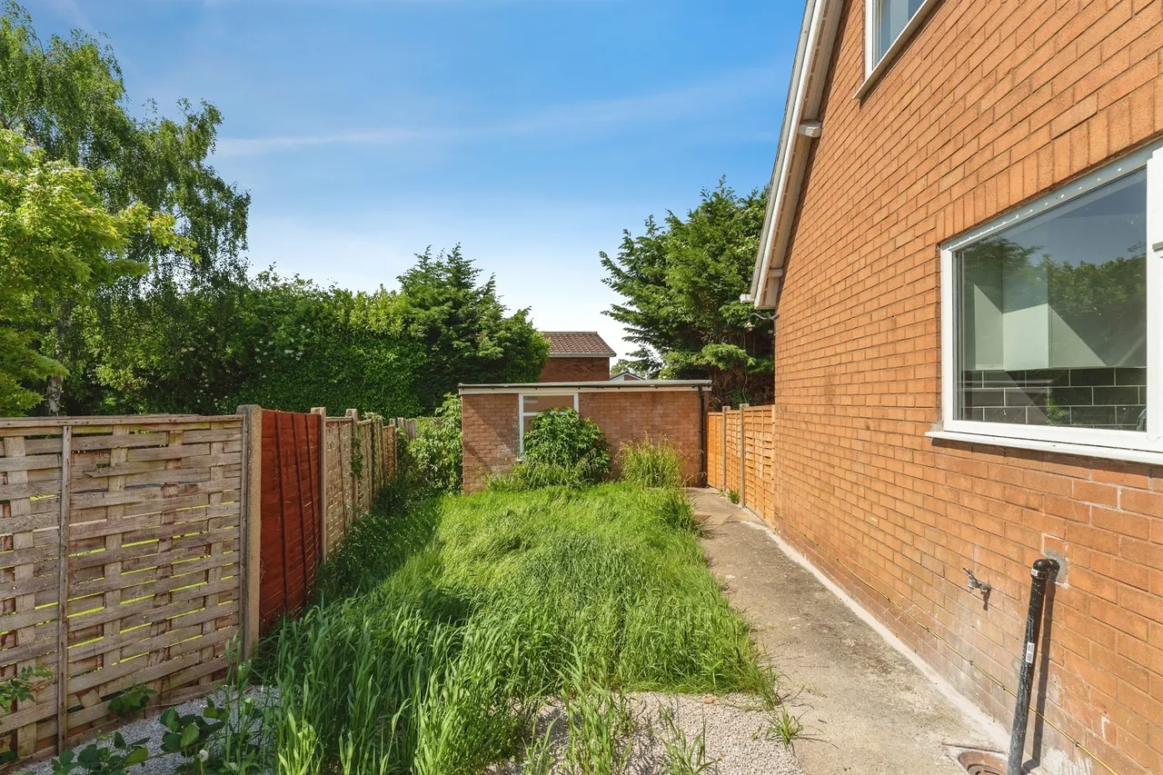 Iver Road, Upton, CH2, photo 17