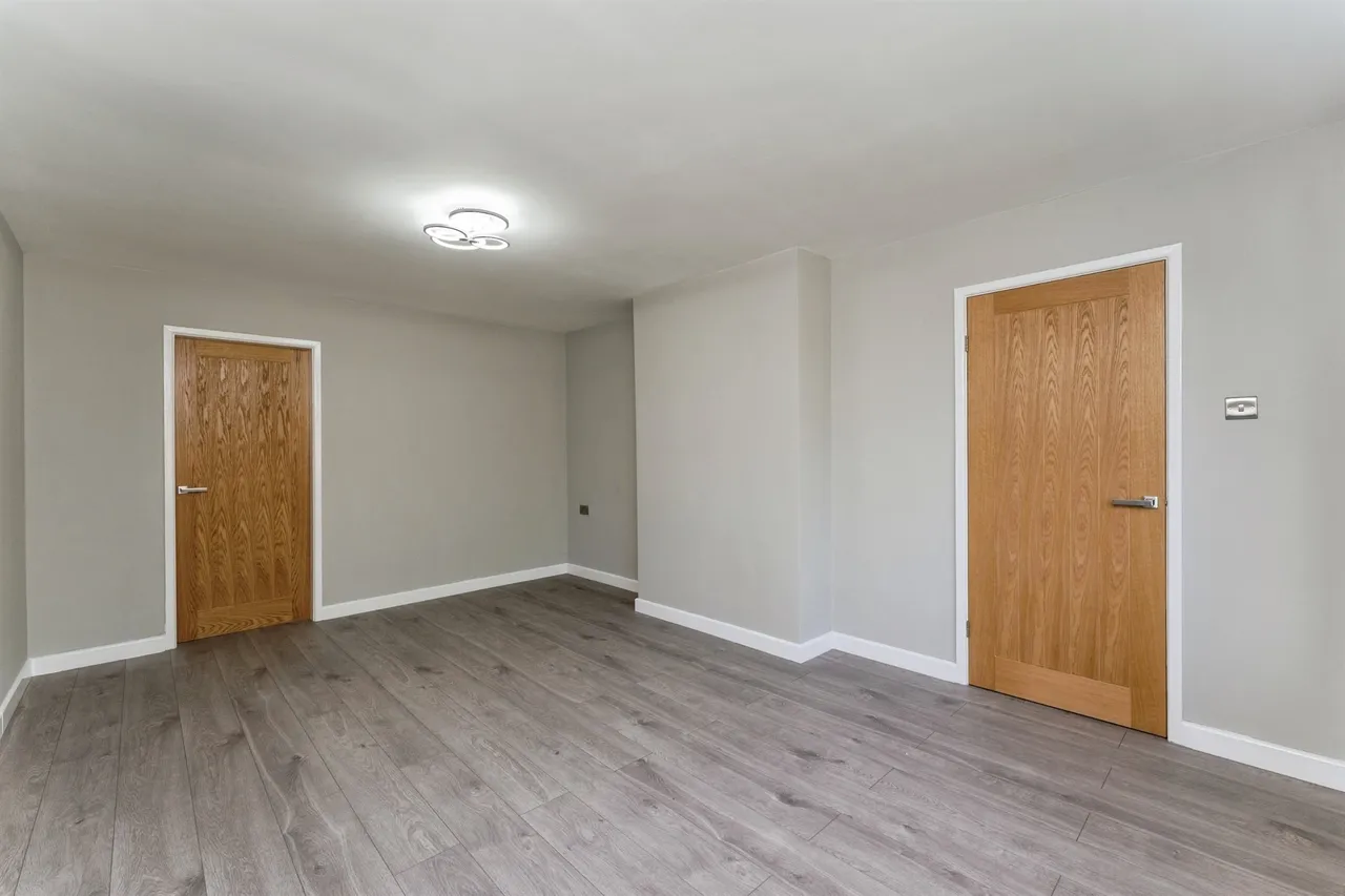 Iver Road, Upton, CH2, photo 5