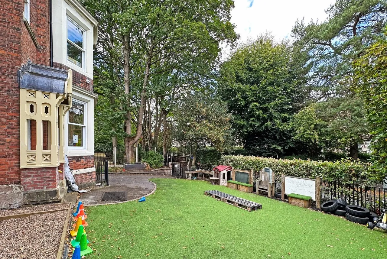 48 Stamford Road, Bowdon, Cheshire WA14 2JP, photo 3