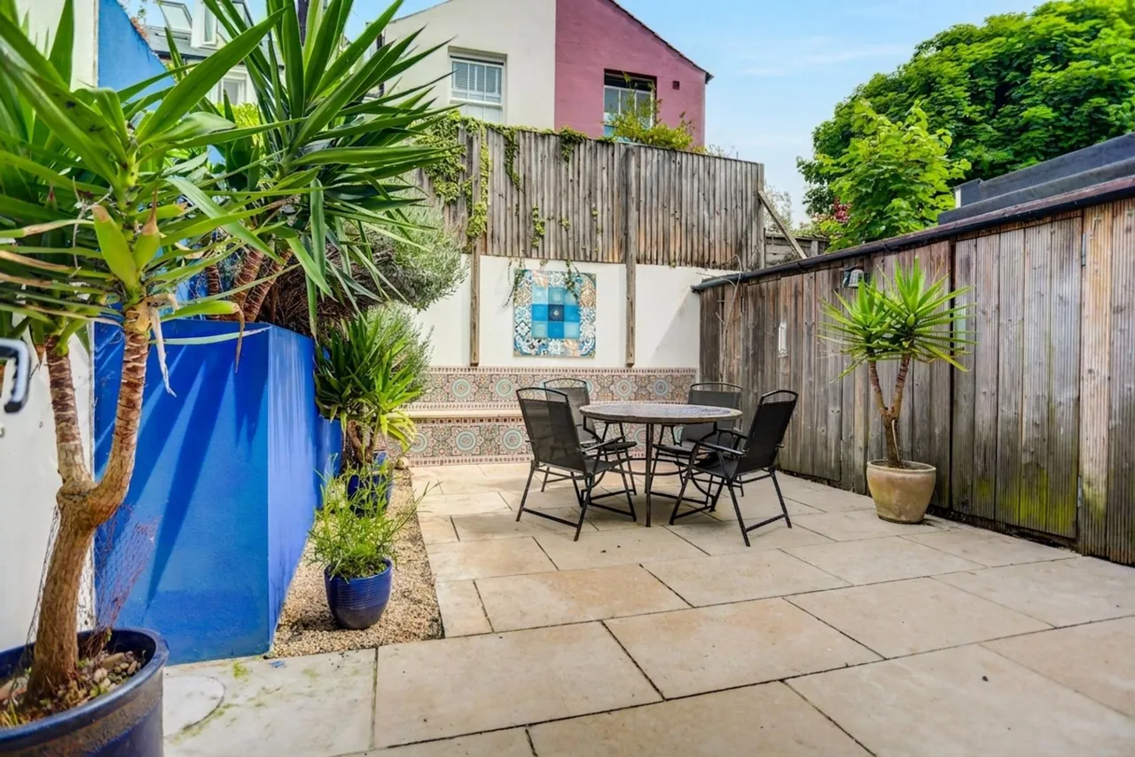 Royal Crescent Mews, Brighton, BN2, photo 6