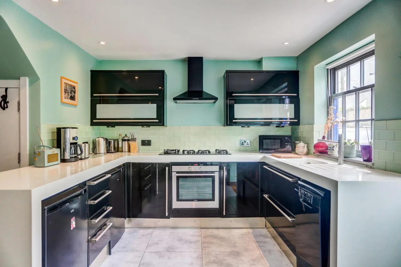 Royal Crescent Mews, Brighton, BN2, photo 5