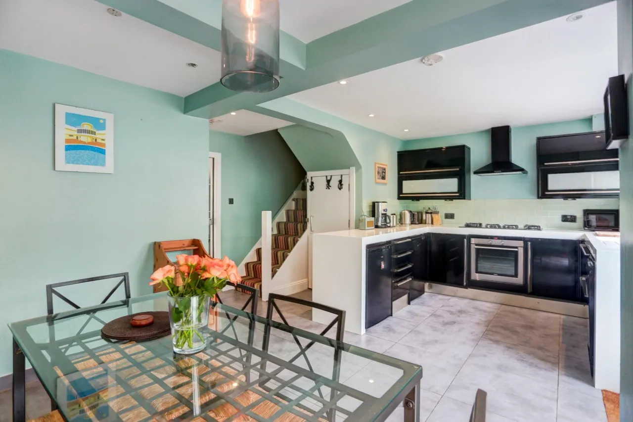 Royal Crescent Mews, Brighton, BN2, photo 8