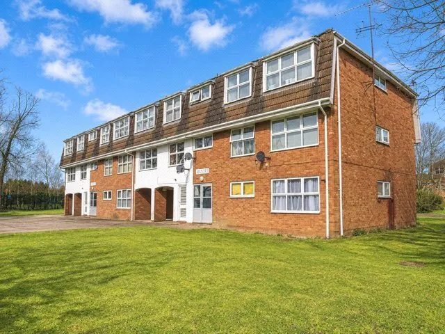 2 bed flat for sale — Grasmere Way, LEIGHTON BUZZARD, Bedfordshire, LU7