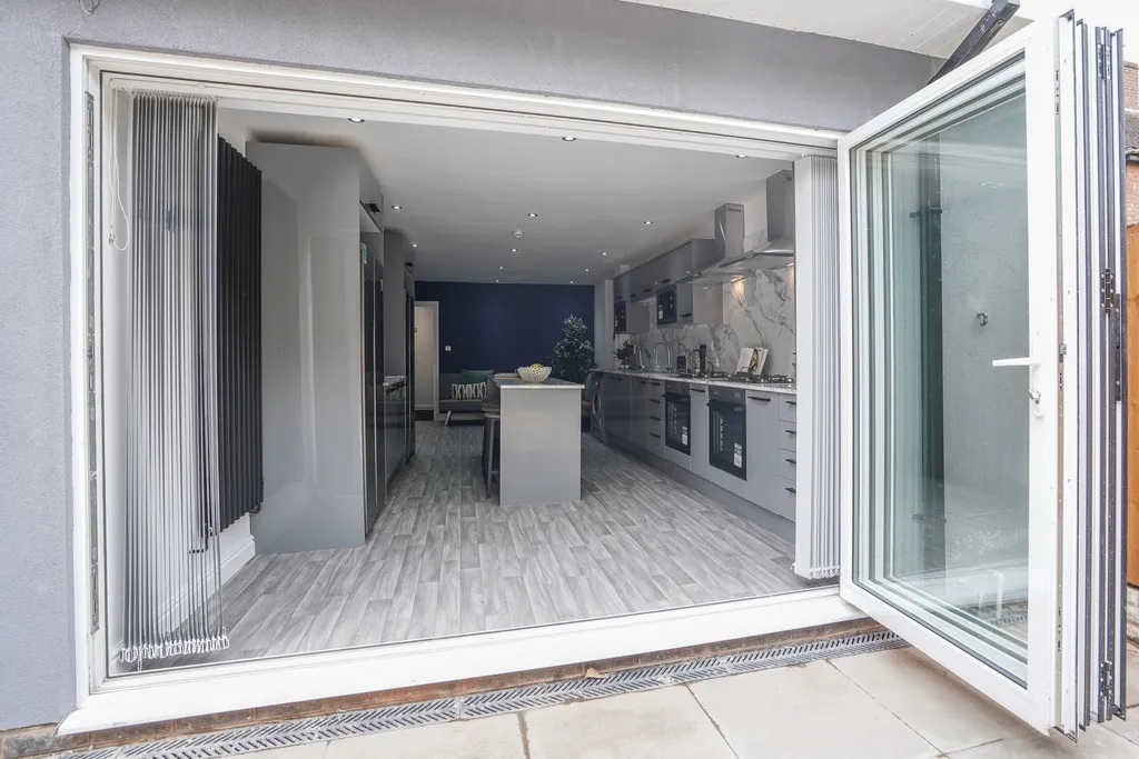 Charter Avenue, Coventry, photo 7