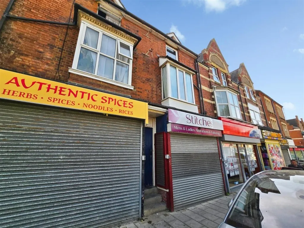 High Street, Rushden, Northants, photo 8