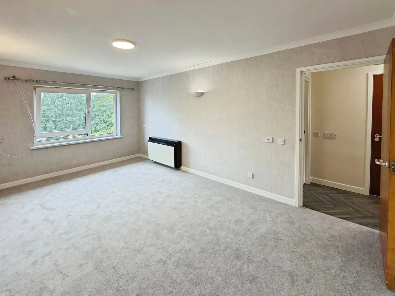 Parklands Court, Sketty, SA2, photo 9