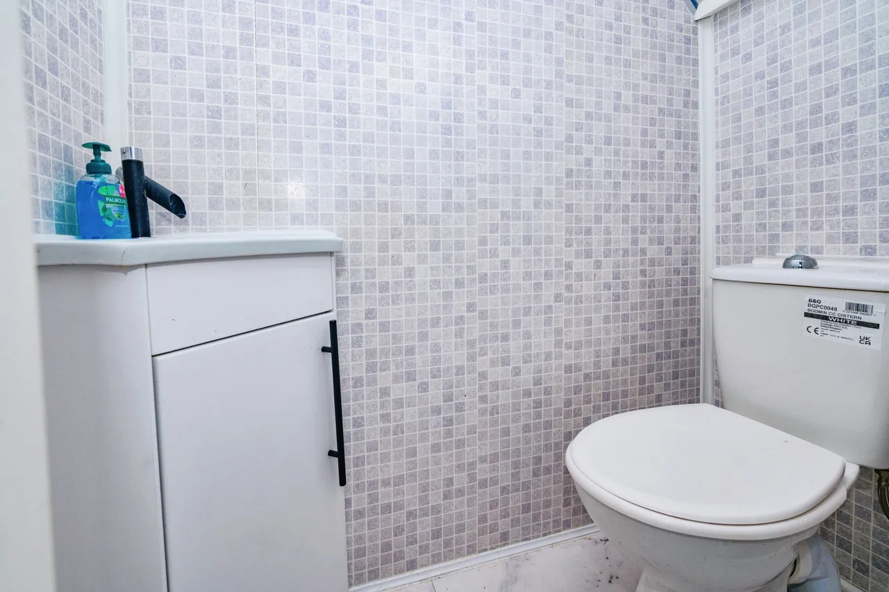 Hitchin Road, Luton, Bedfordshire, LU2, photo 7