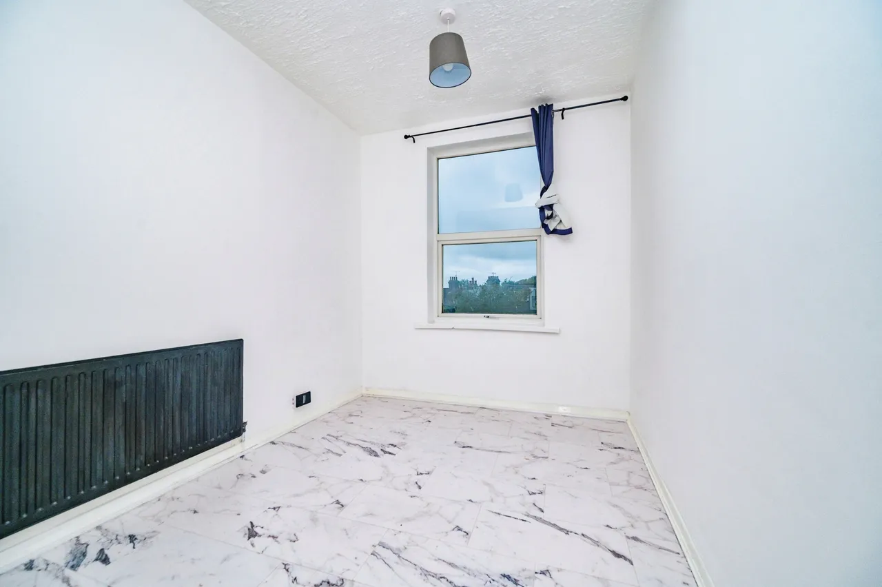 Hitchin Road, Luton, Bedfordshire, LU2, photo 10